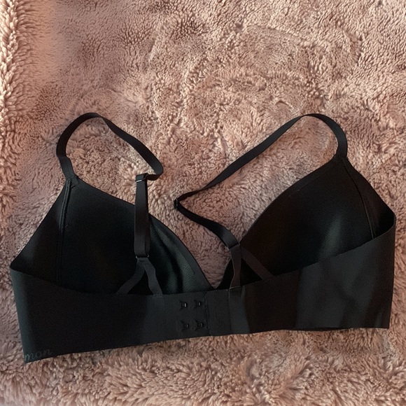 Lululemon wireless push-up bra from last season release. It’s in size 34c - Picture 2 of 3